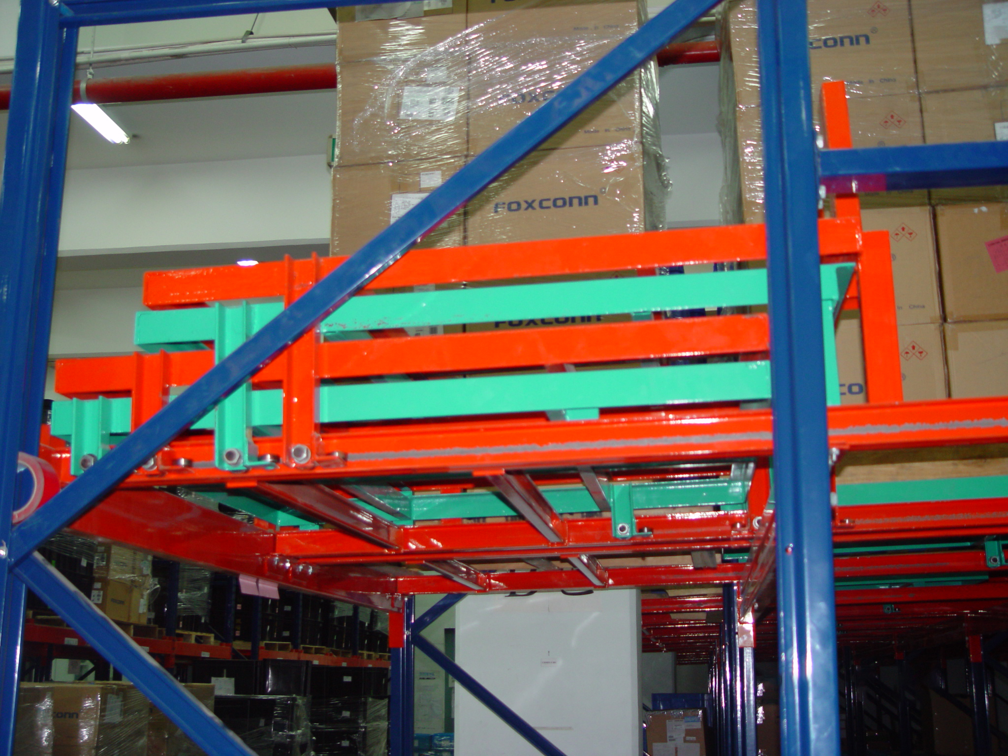 Long Service Life Push Back Racking Industrial Adjustable Metal Racks